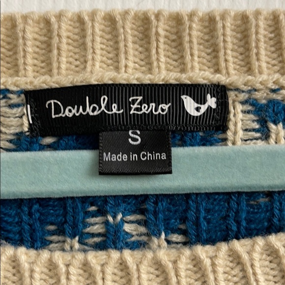 Women’s hi lo tribal pattern sweater - Picture 2 of 4